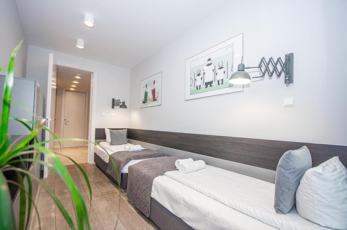 Apartment Family With 2 Bedrooms, Huge Balcony, Free Parking, 10 Minutes Walk To Main Square And Kazimierz District Krakau