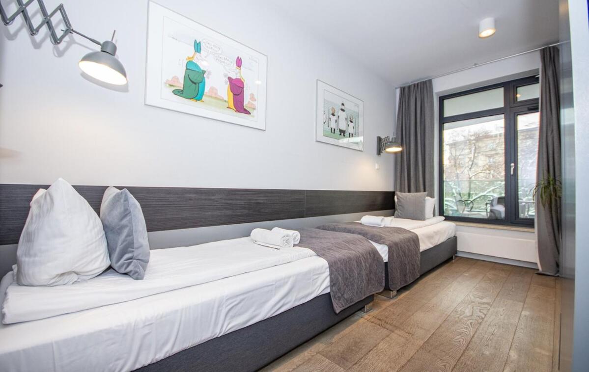 Apartment Family With 2 Bedrooms, Huge Balcony, Free Parking, 10 Minutes Walk To Main Square And Kazimierz District Krakau