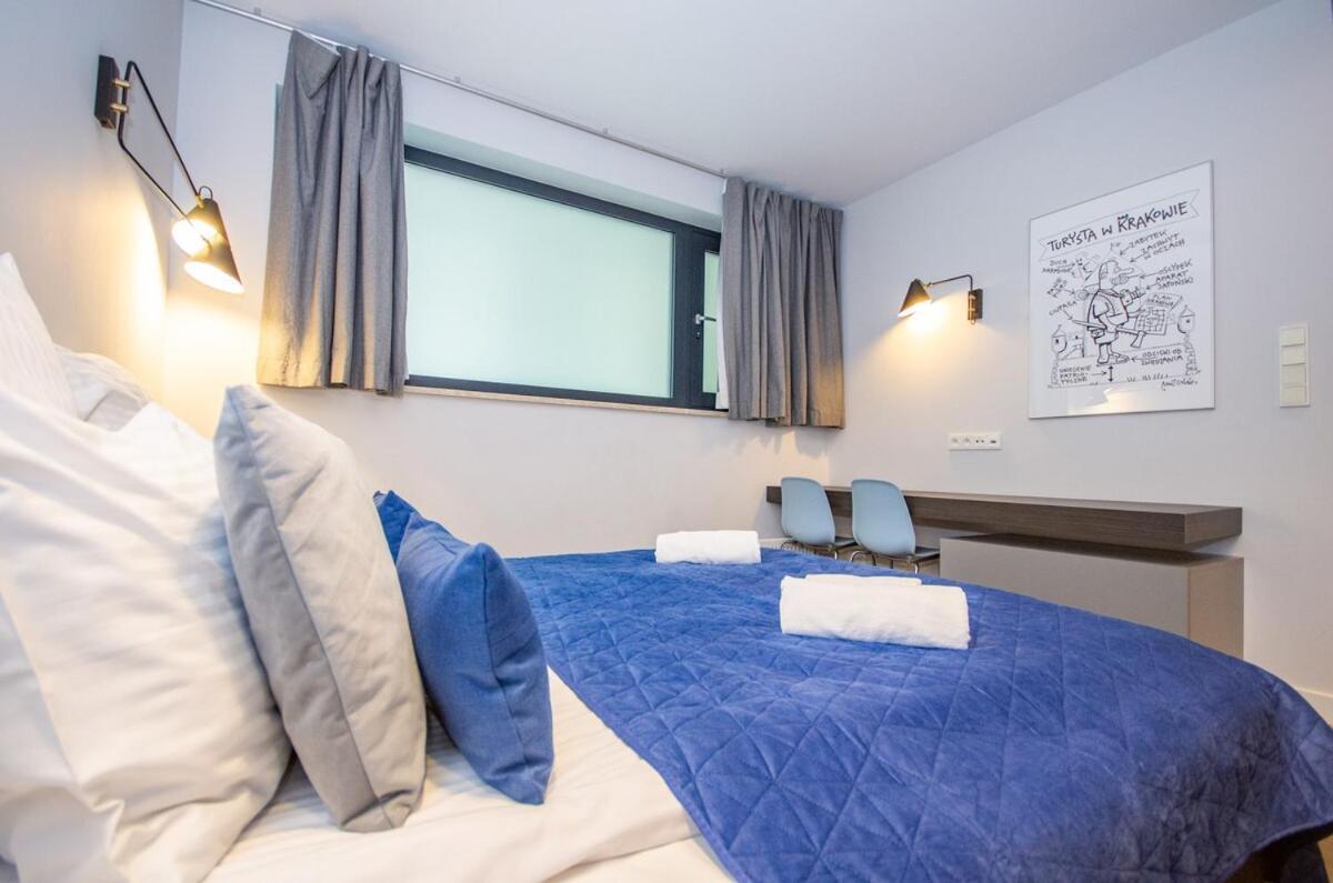 Apartment Family With 2 Bedrooms, Huge Balcony, Free Parking, 10 Minutes Walk To Main Square And Kazimierz District *
