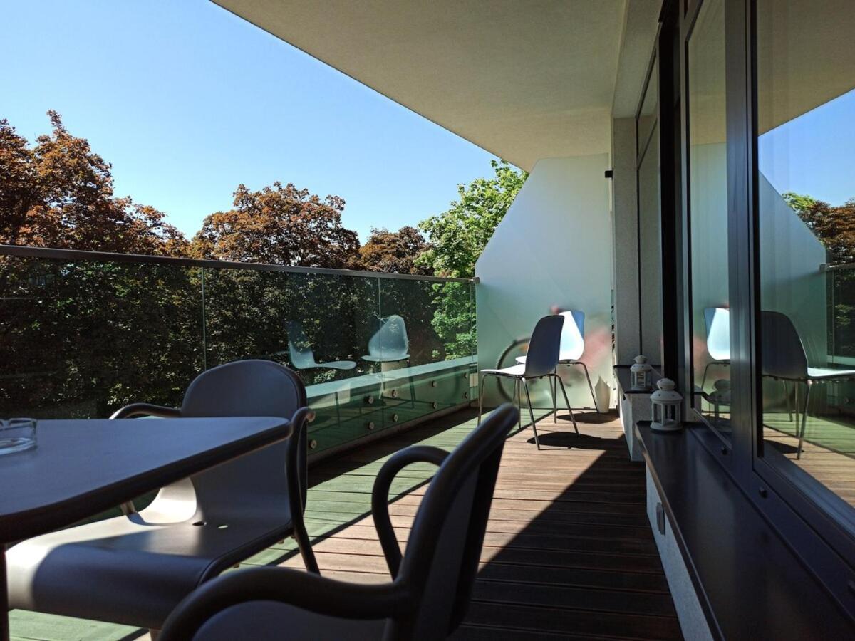 Family With 2 Bedrooms, Huge Balcony, Free Parking, 10 Minutes Walk To Main Square And Kazimierz District