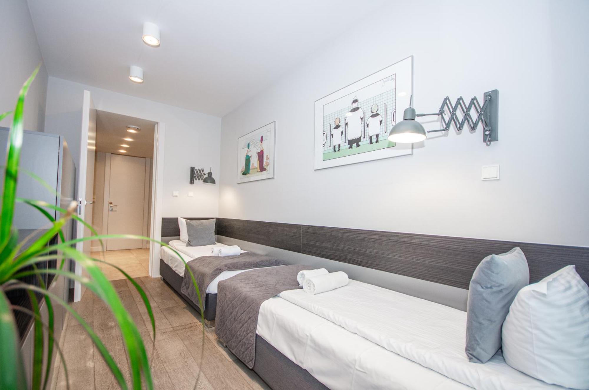 Apartment Family With 2 Bedrooms, Huge Balcony, Free Parking, 10 Minutes Walk To Main Square And Kazimierz District
